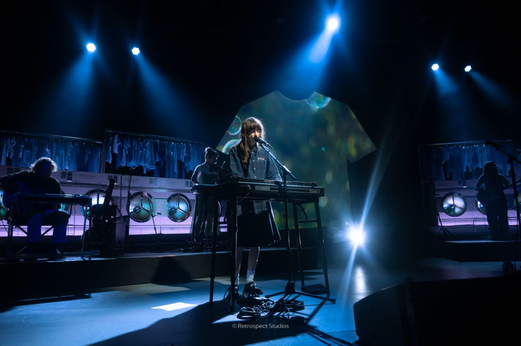 Bringing a mirrorless camera into concert venues that ban&nbsp;them